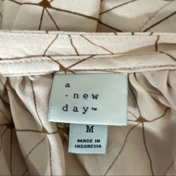 a new day geographic blouse, long sleeves medium - Picture 7 of 8